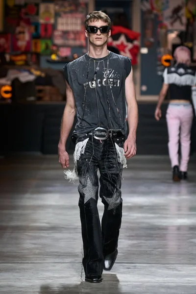 Look 46